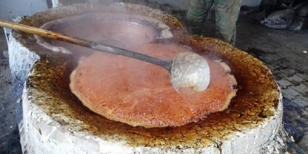 Kaynat, dinlendir, lezzetiyle meydan oku! Geleneksel usul sürüyor: 4 saat kaynatılıyor, 24 saat dinlendiriliyor 4